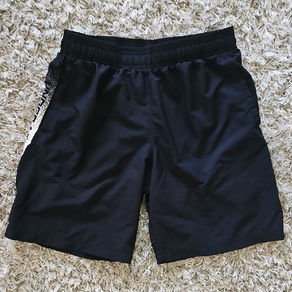 Boys Under Armour Shorts Size Large